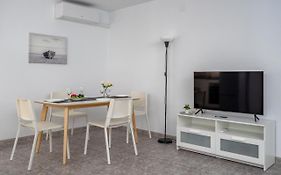 Central Flat With Pool In Fuengirola By Costarentals - Ref 171